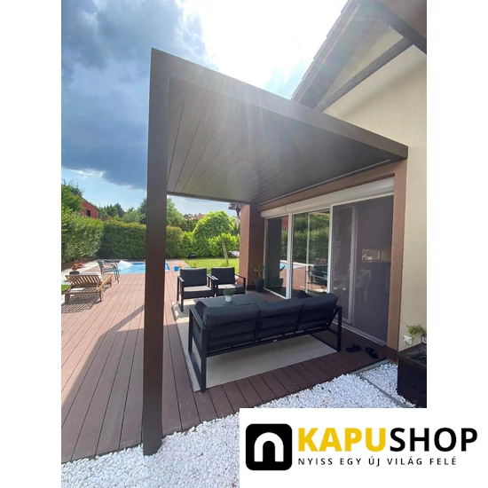 Motorline Professional Brisa Solar pergola referencia kép napfényben
